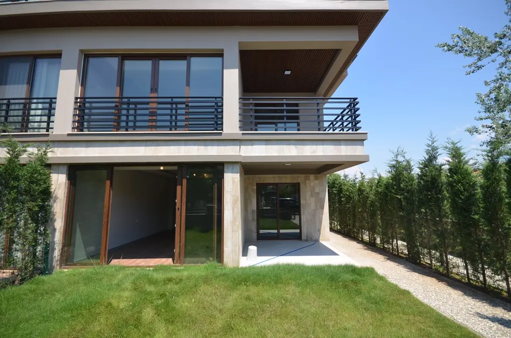 Property in Calis